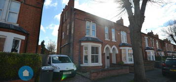 5 bedroom semi-detached house