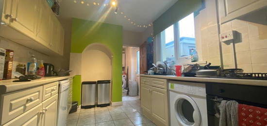 4 bedroom terraced house