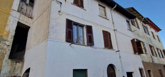 Casa indipendente in vendita in via Tigliano, 6