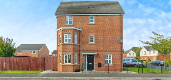 5 bedroom semi-detached house for sale