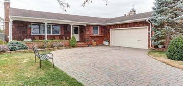 123 Point O Woods Dr, Toms River, NJ 08753