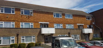 Flat to rent in Manor Court, Mutton Lane, Potters Bar EN6