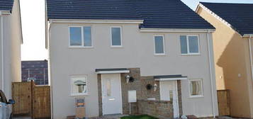 2 bedroom semi-detached house to rent