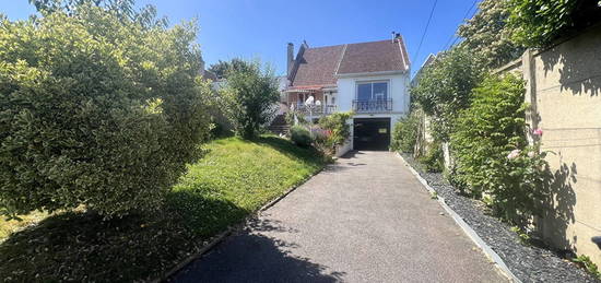 Maison de plain-pied  à vendre, 4 pièces, 3 chambres, 180 m²