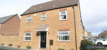 3 bedroom semi-detached house