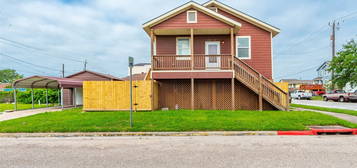 1101 54th St, Galveston, TX 77551