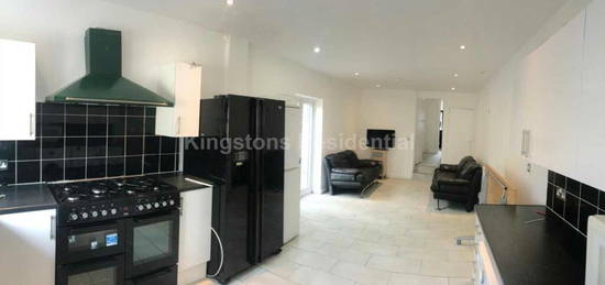 8 bedroom terraced house