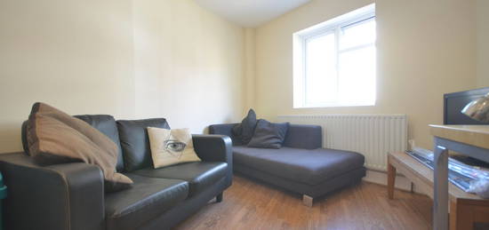 2 bed flat to rent