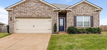 60 Lilly Cv, Oakland, TN 38060