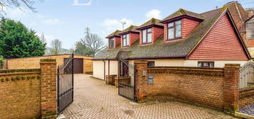 3 bedroom detached house