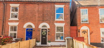 2 bed terraced house for sale