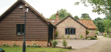 5 bedroom detached house