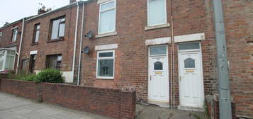 Flat to rent in High Street North, Langley Moor, Durham DH7