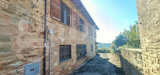 Trilocale in vendita in via Martiri della Resistenza, 9 -1