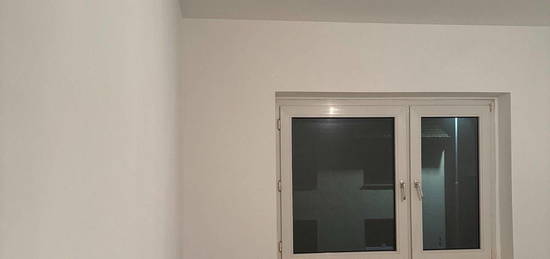 Helle 2 Zimmer Wohnung in zentraler Lage-bald Bezugsfertig