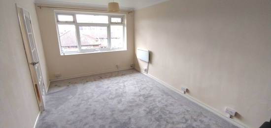 Flat to rent in Lower Vauxhall, Chapel Ash, Wolverhampton WV1