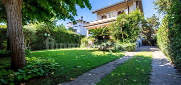 Villa unifamiliare, buono stato, 258 m², Fregene, Fiumicino