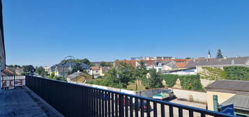 TOLLE FAMILIENECKWOHNUNG IM DACHGESCHOSS MIT HERRLICHER TERRASSE - ÜBERGABE ERFOLGT BEZIEHBAR UND SCHLÜSSELFERTIG