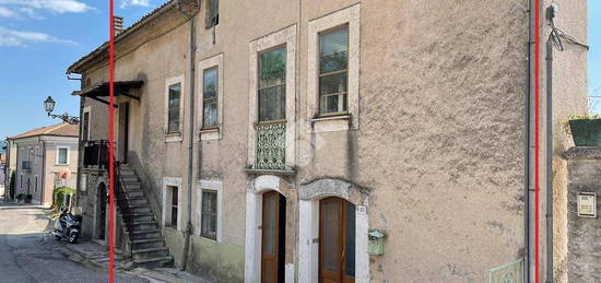 CASA SEMINDIPENDENTE A ARPINO