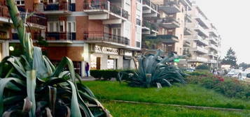 STANZA SINGOLA in zona GEMELLI / BALCONE