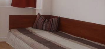 Kiadó téglalakás, albérlet, Pécsett 64 E Ft / hó, 1 szobás