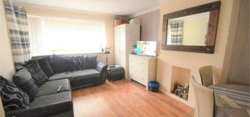 2 bed flat to rent