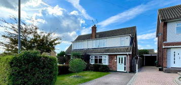 3 bedroom semi-detached house to rent