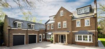 Detached house to rent in Heathfield Avenue, Sunninghill, Berkshire SL5