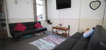 4 bedroom terraced house to rent