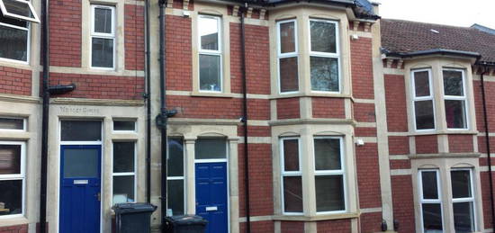 5 bedroom terraced house to rent