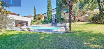 Maison 2 étages à vendre, 8 pièces, 6 chambres, 195 m²