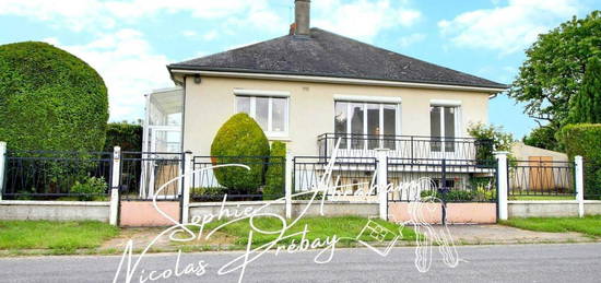 Maison sur sous-sol total de 4 pièces, 3 chambres avec garages et terrain