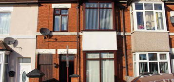 3 bedroom semi-detached house to rent