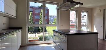 Stilvolle 4-Raum-Wohnung mit luxuriöser Innenausstattung mit Balkon und Einbauküche in Pempelfort