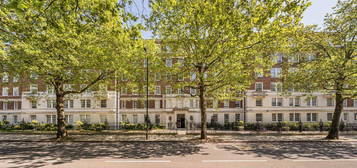 Flat for sale in Park Road, London NW8