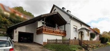 Handwerker aufgepasst: gemütliches Wohnhaus mit Sanierungsbedarf in Löschenrod zu erwerben