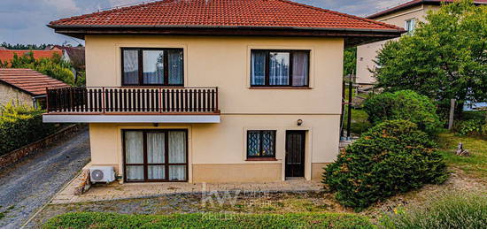 Prodej  rodinného domu 200 m², pozemek 937 m²