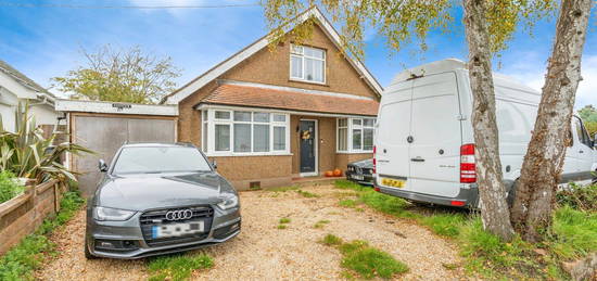 Property for sale in Aigburth Avenue, Bognor Regis PO21