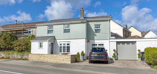 4 bed detached house for sale