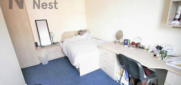 4 bedroom terraced house