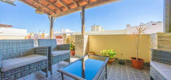 Apartamento T2 com Terraço, Varanda e Arrecadação, no Bairro Afonso Co