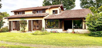 Maison  à vendre, 6 pièces, 4 chambres, 178 m²