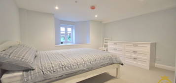 End terrace house to rent in Denzil Road, Guildford GU2