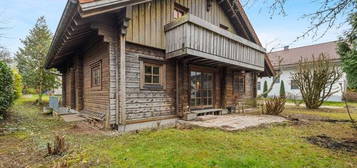 Charmantes Holzblockhaus mit schönem Garten in Dobel