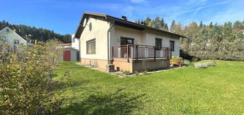 Bungalow in sonniger und ruhiger Naturlage am Stadtrand von Villach - großer Garten mit Baumbestand