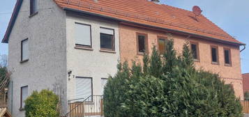 Älteres Bauernhaus mit Nebengebäude + Gartenhaus in Tann-OT