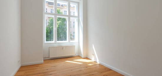 OWNR: Einziehen und Wohlfühlen - Renoviert und mit Küche! Lichtdurchflutete 5-Zi-Wohnung