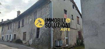 Casa indipendente all'asta in via Morosolo, 14