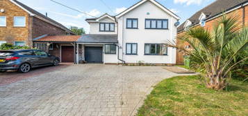 4 bedroom link detached house for sale