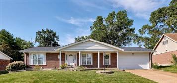 2534 Cathedral Dr, Saint Louis, MO 63129